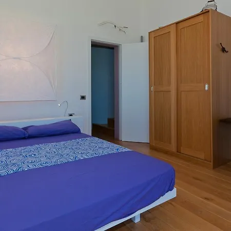 Villa Talia 4, Emma Cefalù
